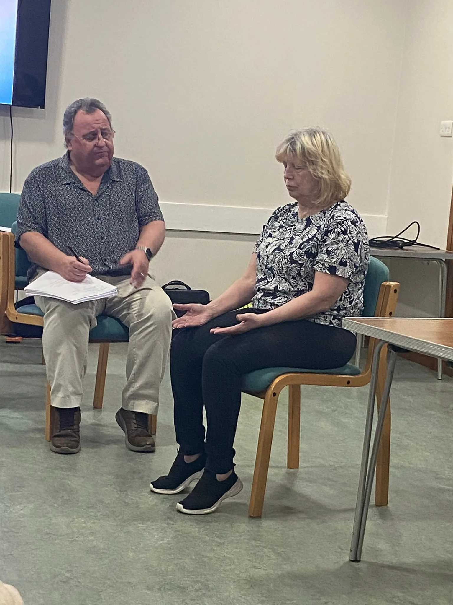 Instructor Nick Buchannon holding a Hypnotherapy Practice session with a student